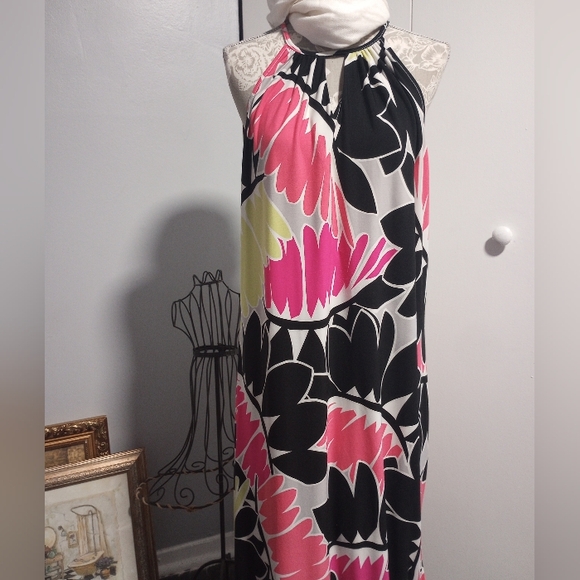 London Times Halter Key Hole Maxi Dress With Deep Side Slits - Picture 3 of 8